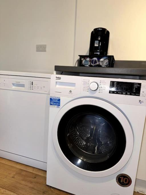 Luxury Cozy 3 Bed Apartment 5Mins From City - Free Parking! Nottingham Kültér fotó