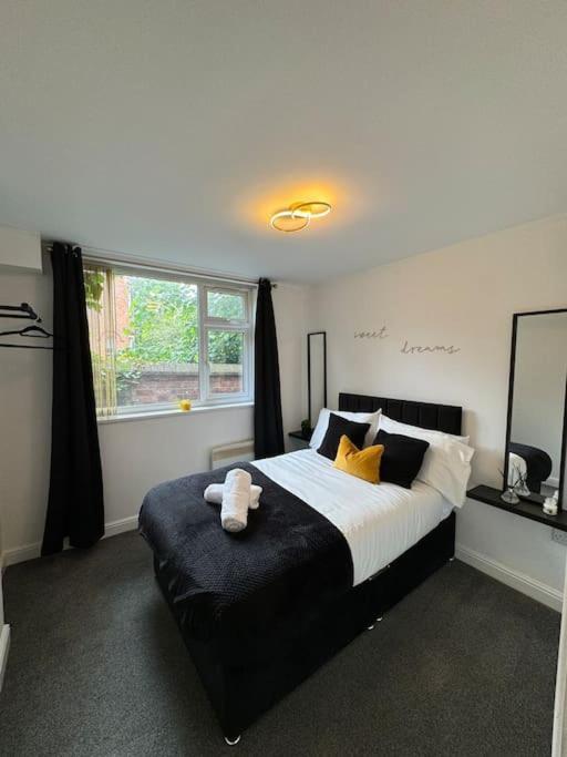 Luxury Cozy 3 Bed Apartment 5Mins From City - Free Parking! Nottingham Kültér fotó